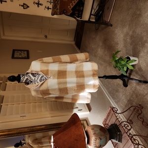 Woman lightweight pullover jacket